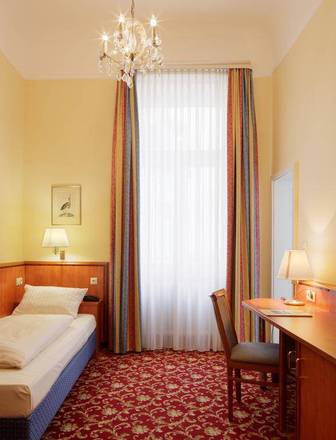 National, Frankfurt