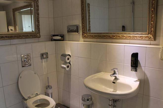 Altstadt Hotel St. Georg, Dusseldorf