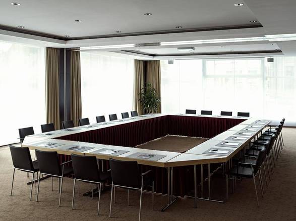 Pullman Dresden Newa, Dresden