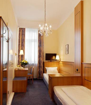 National, Frankfurt