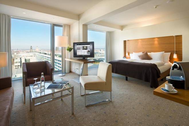 Pullman Dresden Newa, Dresden