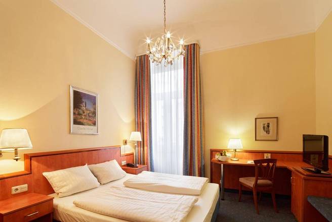 National, Frankfurt