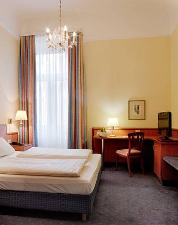 National, Frankfurt