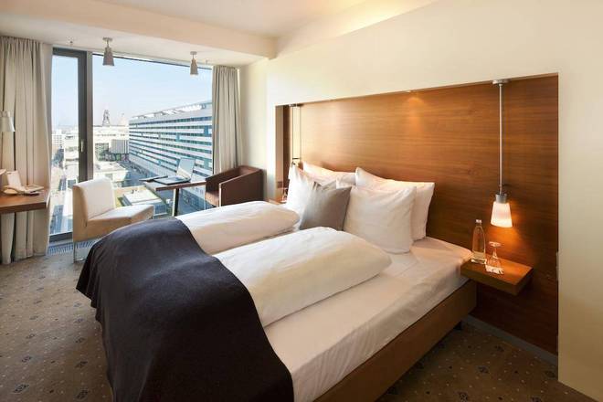Pullman Dresden Newa, Dresden